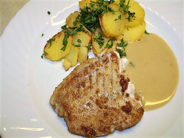 Lengfisch mit Maiskruste und Senfsauce