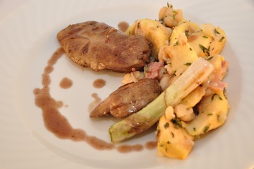 Saltimbocca mit Bohnen-Apfel-Gemüse mit Portweinleber