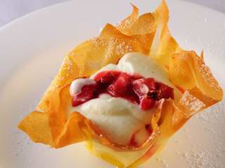 Kleines Rhabarbertörtchen mit Vanillecreme