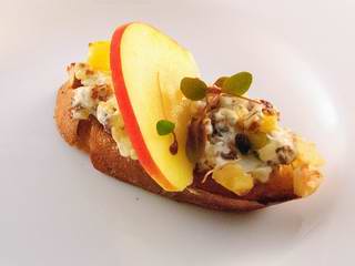 Tapas mit Apfel und Ziegenkäse  

