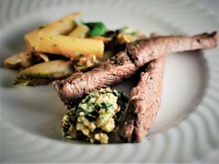 Tortiglione mit Walnusspesto und Lammfilets 