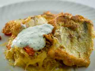 Zander-Nuggets auf Paprika-Kraut 