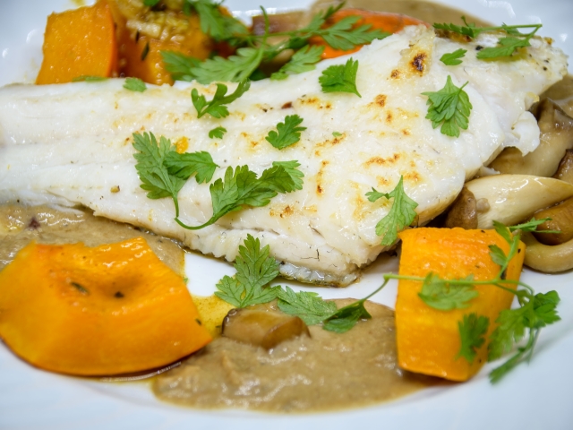 Zanderfilet mit Ofen-Kürbis und Pilzschaum  